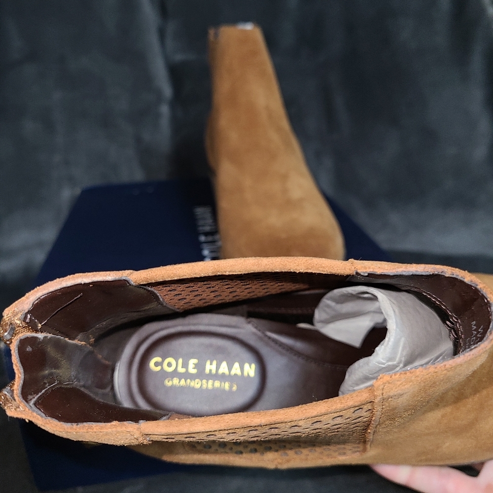 Cole Haan Bootie NWT Size 7.5 - Picture 5 of 9